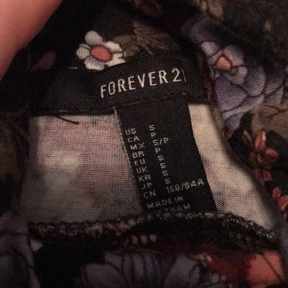 Floral pattern crop top turtle neck - Picture 3 of 3